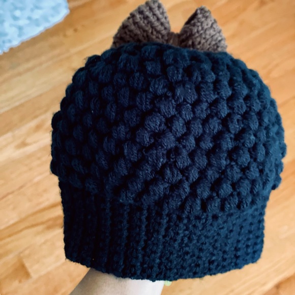 Messy Bun Beanie with Detachable Bow - Brand New - Picture 9 of 10